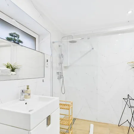 Apartamentysnu, Kasztelanska Loft * Радом